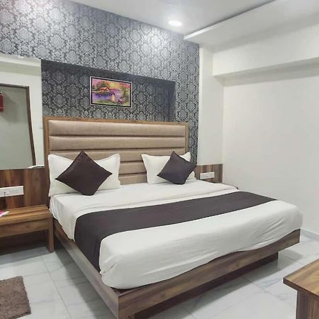 Hotel Sun Shine Amhedabad Dış mekan fotoğraf