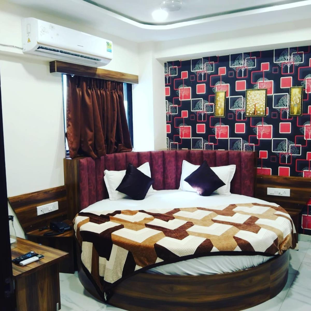 Hotel Sun Shine Amhedabad Dış mekan fotoğraf