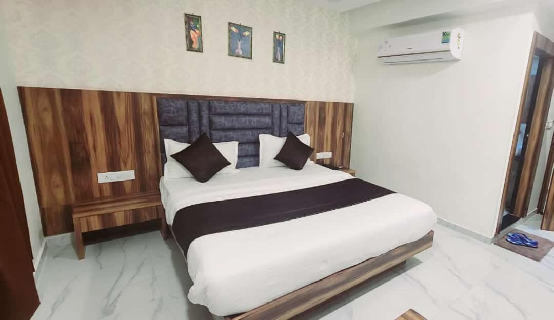 Hotel Sun Shine Amhedabad Dış mekan fotoğraf